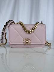 Chanel 19 Wallet On Chain Pink 19cm - 1