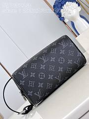 Louis Vuitton LV Locker Dopp Kit Monogram 23 x 13 x 12 cm - 4