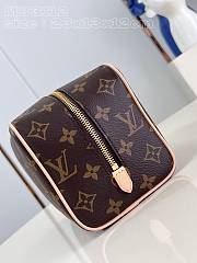 Louis Vuitton LV Locker Dopp Kit Monogram Brown 23 x 13 x 12 cm - 6