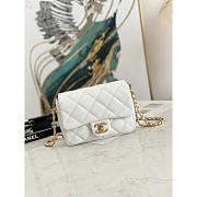 Chanel Mini Lambskin Flap Bag White 19.5x13.5x6cm - 1