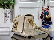 Louis Vuitton LV Twist West Bag White 23.5 x 12 x 7 cm - 2