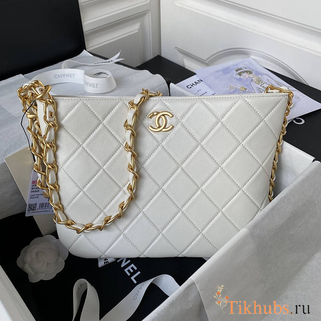 Chanel Large Hobo Bag White 36x24x6cm - 1