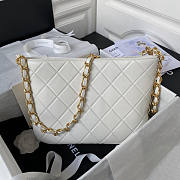 Chanel Large Hobo Bag White 36x24x6cm - 4