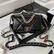 Chanel 19 Woc Wallet On Chain Black Gold 19cm - 1