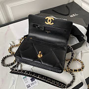 Chanel 19 Woc Wallet On Chain Black Gold 19cm - 4