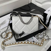 Chanel 19 Woc Wallet On Chain White Silver 19cm - 3