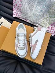 Louis Vuitton LV Time Out Sneaker Rose - 3