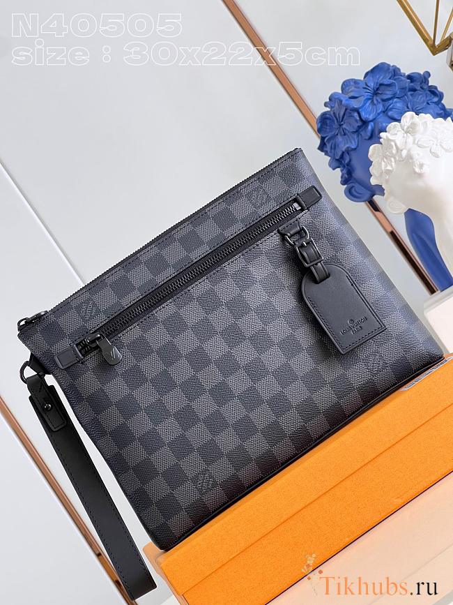 Louis Vuitton LV Takeoff Pouch Damier Graphite 30 x 22 x 5 cm - 1