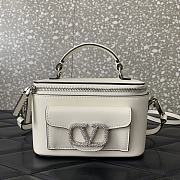 Valentino Garavani Leather Locò Vanity Case White 16.5x10x7.5cm - 1