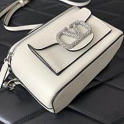 Valentino Garavani Leather Locò Vanity Case White 16.5x10x7.5cm - 5