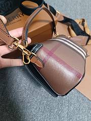 Burberry Top Handle Note Bag Dark Brown 24 x 8 x 14 cm - 2