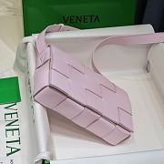 Bottega Veneta Intrecciato Leather Crossbody Bag In Light Pink 23x15x5cm - 6