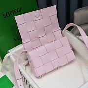 Bottega Veneta Intrecciato Leather Crossbody Bag In Light Pink 23x15x5cm - 5