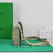 Bottega Veneta Intrecciato Leather Crossbody Bag In Green 23x15x5cm - 3