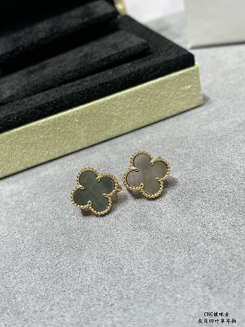 Van Cleef & ArPels Earrings 01