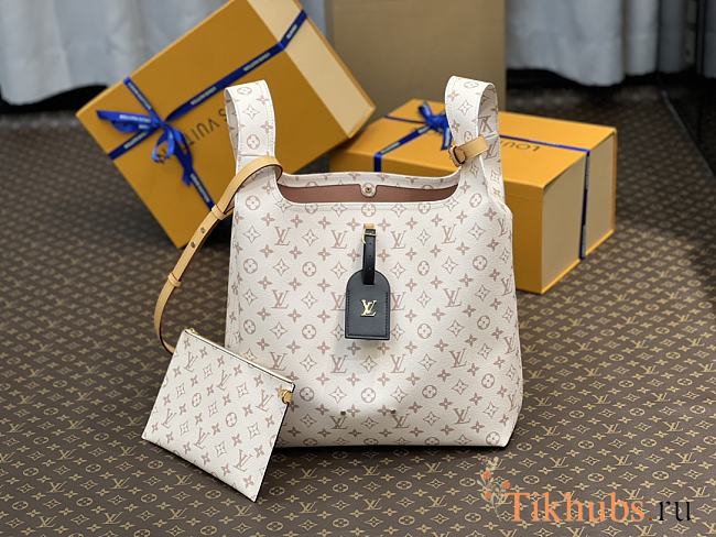 Louis Vuitton LV Atlantis GM White 34 x 34 x 13.5 cm - 1