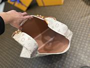 Louis Vuitton LV Atlantis GM White 34 x 34 x 13.5 cm - 6