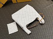 Louis Vuitton LV Atlantis GM White 34 x 34 x 13.5 cm - 3