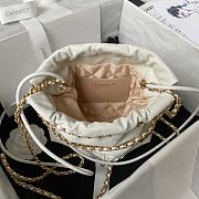 Chanel 22 Mini Handbag White Caviar Gold 20 × 19 × 6 cm - 4