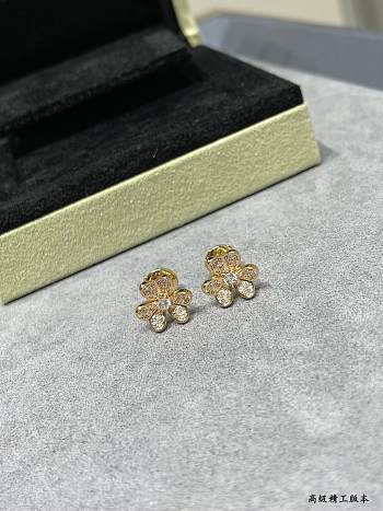 Van Cleef & ArPels Gold Earrings