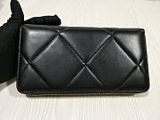 Chanel 19 Zippy Wallet Black 19cm - 4