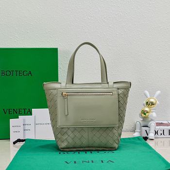 Bottega Veneta Small Flip Flap Green 23x18.5x15cm