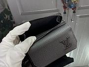 Louis Vuitton LV Slender Pilot Black 11 x 8.5 x 2 cm - 3