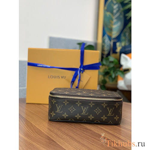 Louis Vuitton LV Packing Cube MM 24 x 8 x 17 cm - 1