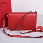 Valentino Garavani Shoulder Letter Bag Red 24x15.5x7cm - 3