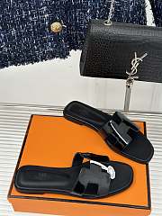 Hermes Oran Patent Black Slipper - 3