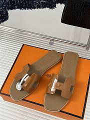 Hermes Oran Patent Brown Slipper - 4