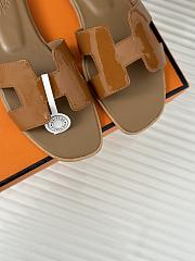 Hermes Oran Patent Brown Slipper - 3