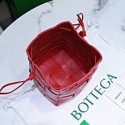 Bottega Veneta Cassette Cross-Body Bucket Red Bag 19x14x13cm - 2