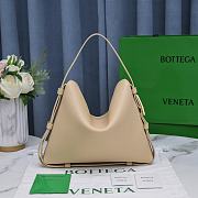 Bottega Veneta Cradle Medium Bag Beige 30x23x16cm - 3