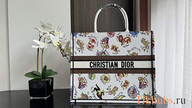 Dior Large Book Tote White Multicolor Dragon Zodiac 42cm - 1