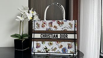 Dior Medium Book Tote White Multicolor Dragon Zodiac 36 x 27.5 x 16.5 cm