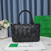 Bottega Veneta Cabat Black Small Intrecciato Tote Bag 33x23x12cm - 1