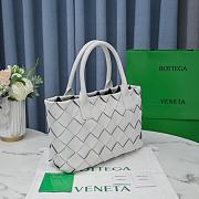 Bottega Veneta Cabat White Small Intrecciato Tote Bag 33x23x12cm - 4