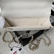 Chanel Flap Bag Top Handle White Lambskin 17x9.5x4cm - 2