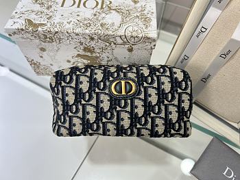 Dior 30 Montaigne Vénus Pouch Blue 22x11x11cm