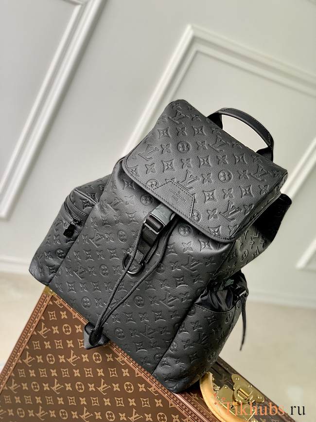 Louis Vuitton LV Trekking Backpack 35 x 54.5 x 19 cm - 1