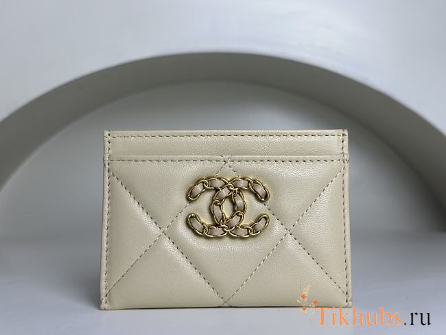 Chanel 19 Card Holder Beige 7.5 × 11.2 × 0.5 cm - 1