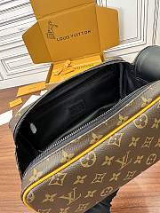 Louis Vuitton LV Dopp Kit Pouch Radiant Sun 28 x 15 x 16.5 cm - 3