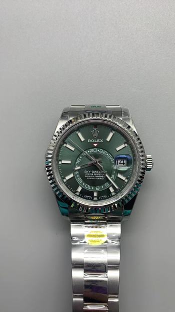 Rolex Sky-Dweller 42 mm