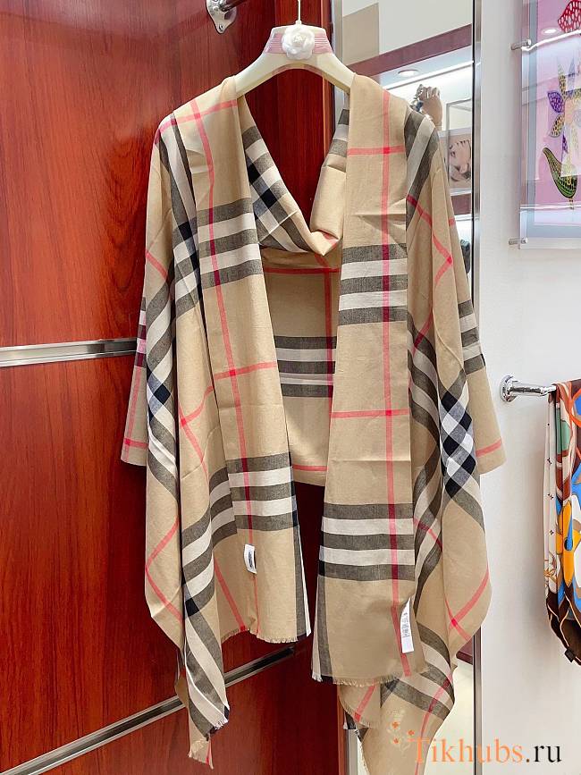 Burberry Vintage Check Pattern Cape 220x70cm - 1