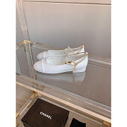 Chanel Mary Jane Leather And Pearl White - 5