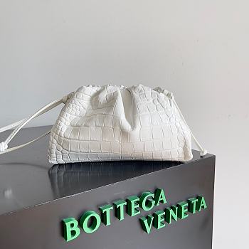 Bottega Veneta Mini Pouch White Crocodile Bag 22x13x5cm