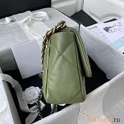 Chanel 19 Flap Bag Green 26cm - 4