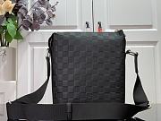 Louis Vuitton LV Discovery Messenger 21x6x24.5cm - 3