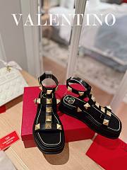 Valentino Roman Stud Calfskin Flatform Sandal Black - 1